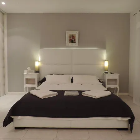La Maison Blanche * Ares