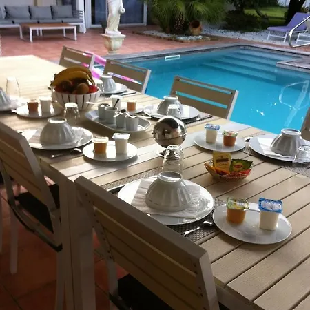 Bed & Breakfast La Maison Blanche *