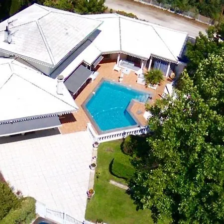 Bed & Breakfast La Maison Blanche Ares